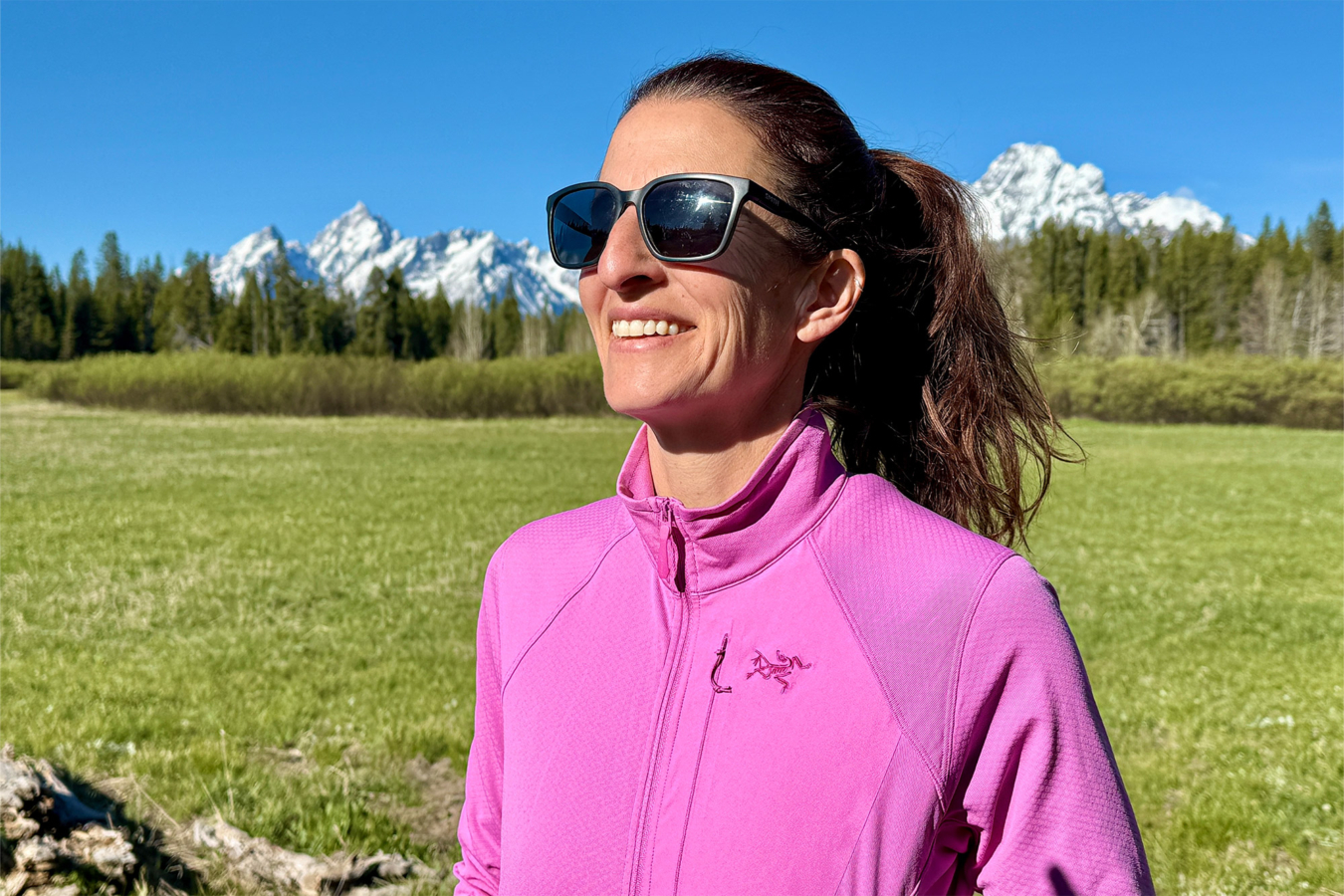 woman wearing pink Arc’teryx Delta Jacket