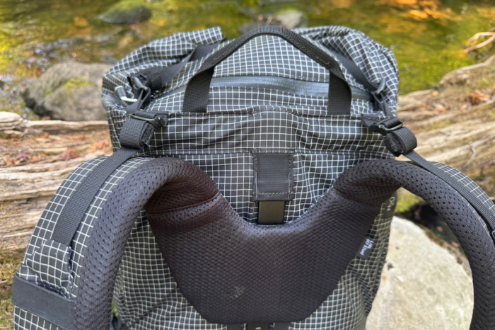 Top carry handle and upper suspension details on the Exped Lightning 50