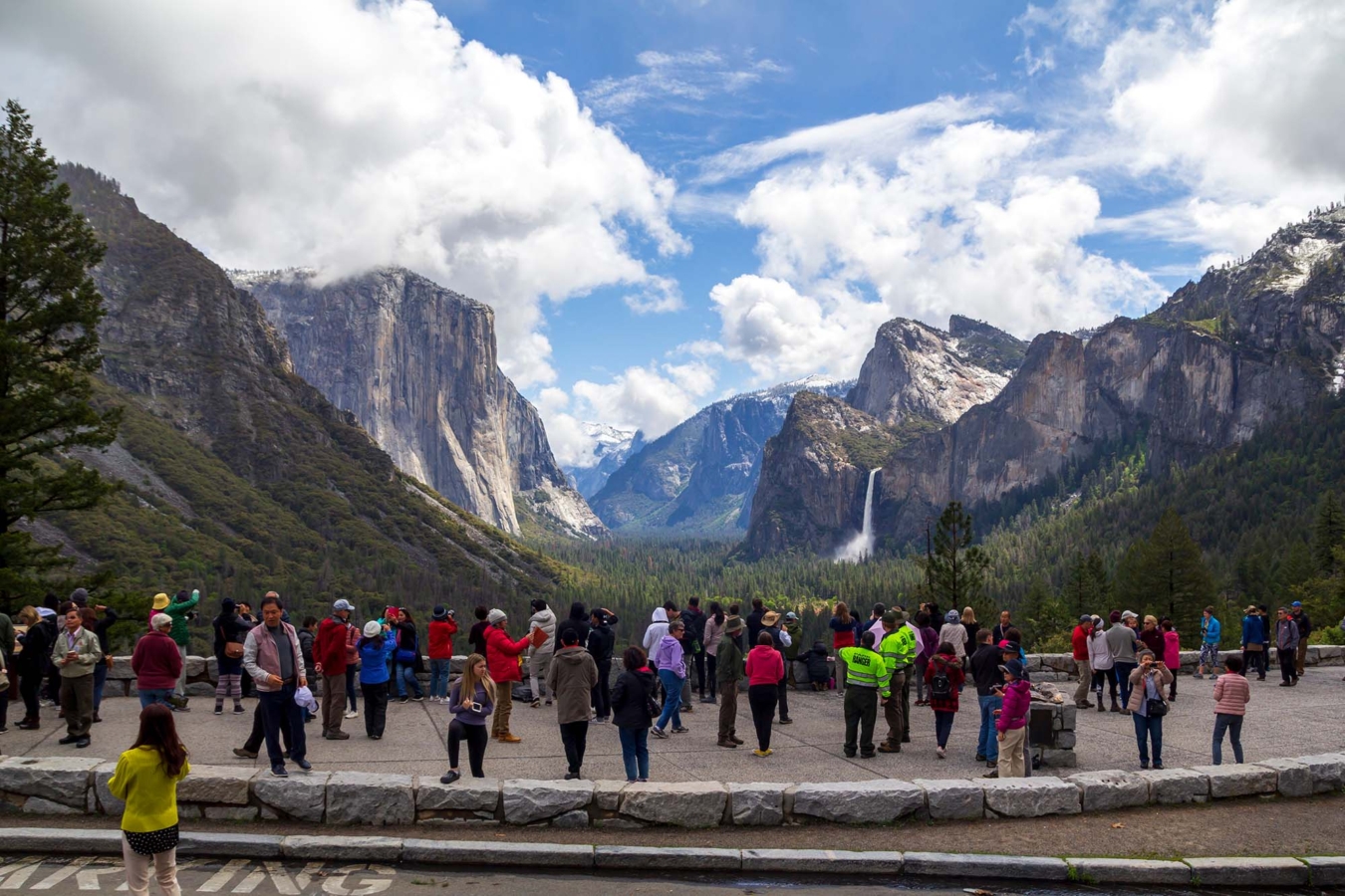 Yosemite,National,Park,,United,States:,May,16,,2019:,People,Enjoying