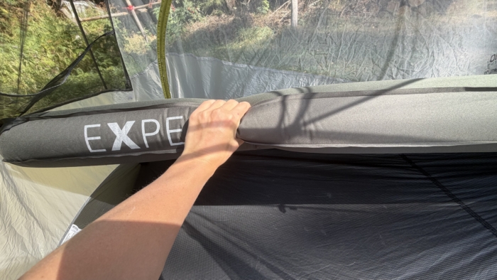 hand squeezes sleeping pad