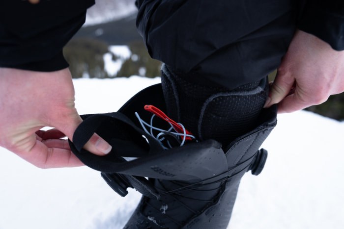 opening shell to view snowboard boot liner