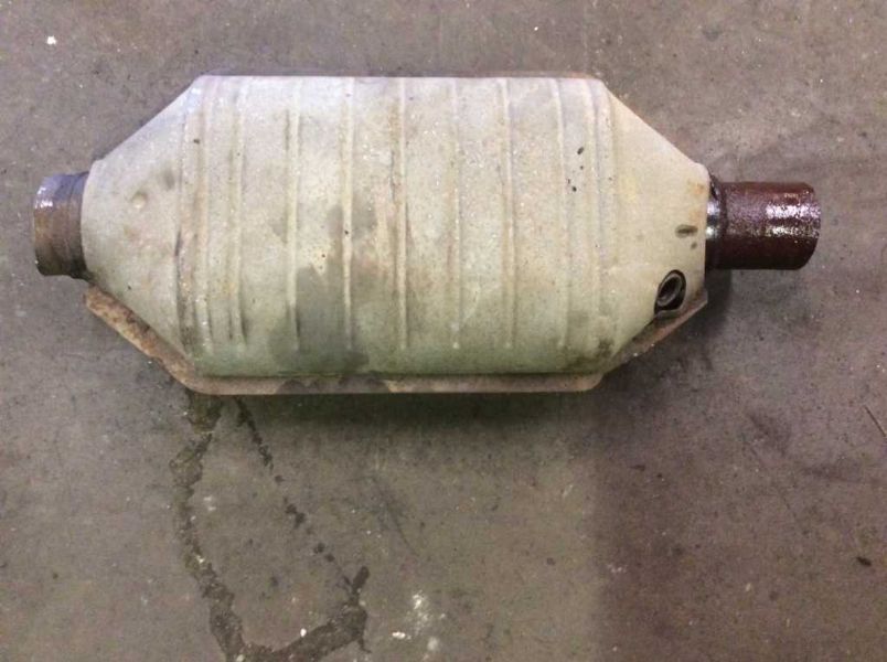 Used 19971999 0 2001 Jeep Cherokee Catalytic Converter Oem (salvage