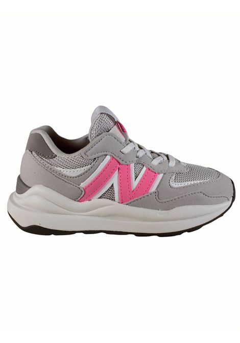 Sneakers bambina grigio con logo rosa NEW BALANCE | PV5740BPGRIGIO