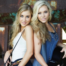 Maddie & Tae