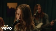 Marika Hackman 'Boyfriend' music video