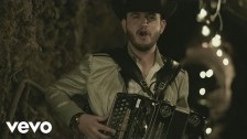 Calibre 50 'Se Volvió a Pelar Mi Apá' music video