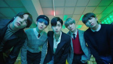 TOMORROW X TOGETHER '9と4分の3番線で君を待つ (Run Away)' music video