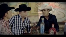 Los Plebes Del Rancho 'No Pasa De Moda' music video