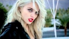 Sky Ferreira 'Lost in My Bedroom' music video