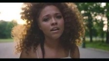 Eryn Allen Kane 'Slipping' music video