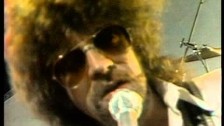 Electric Light Orchestra 'Livin' Thing' music video