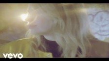 Hannah Lou Clark 'Dont Sweat It' music video