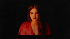 Hailee Steinfeld 'Afterlife' music video