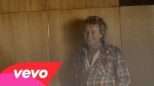 Rod Stewart 'She Makes Me Happy' music video