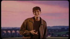 JVKE 'pretty' music video