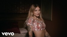 Julia Michaels 'Uh Huh' music video
