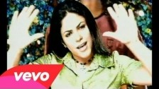 Shakira 'Un Poco De Amor' music video