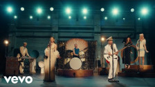 Sofi Tukker & OneRepublic 'TSUNAMI' music video