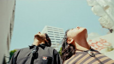selines 'revivirlo' music video