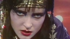 Siouxsie & The Banshees 'Arabian Knights' music video