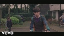 Declan McKenna 'The Kids Don't Wanna Come Home' music video