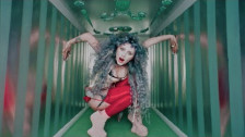 Ashnikko 'Itty Bitty' music video