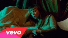 Angel Olsen 'Hi-Five' music video