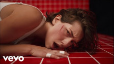 King Princess 'Pain' music video