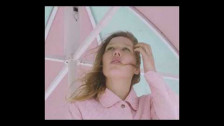 Julia Jacklin 'Comfort' music video