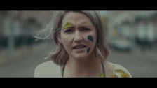 Ailbhe Reddy 'Fingertips' music video