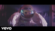 Transviolet 'Astronaut' music video