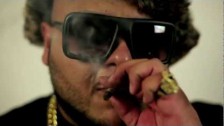 RiFF RAFF 'GOLD CHAiN SWANGiN' music video
