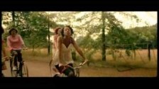 Corinne Bailey Rae 'Put Your Records On' music video