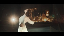 Tina Arena 'Tant que tu es là' music video
