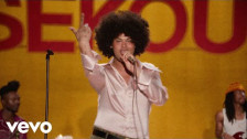Sekou 'Does She Know' music video