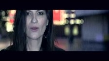 Laura Pausini 'Se fue' music video