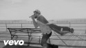 Weezer 'King Of The World' Music Video
