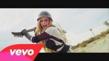Avril Lavigne 'Rock N Roll' music video