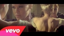 Pink 'Blow Me (One Last Kiss)' music video