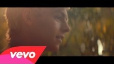 R5 'Pass Me By' music video