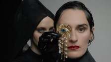 YELLE 'Noir' music video