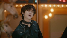 TOMORROW X TOGETHER '5시 53분의 하늘에서 발견한 너와 나' music video