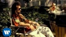 Travis Tritt 'Here's A Quarter (Call Someone Who Cares)' music video