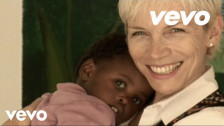 Annie Lennox 'Sing' music video