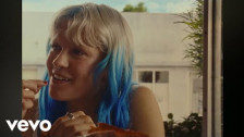 Devon Again 'cherry cola' music video