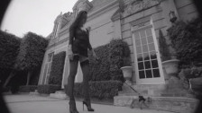 Niia 'Coppola in Black' music video