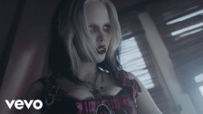 Alice Glass 'Mine' music video