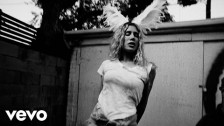 Slayyyter '$T. LOSER' music video