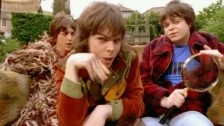 Supergrass 'Alright' music video