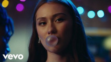 Royel Otis 'who's your boyfriend' music video